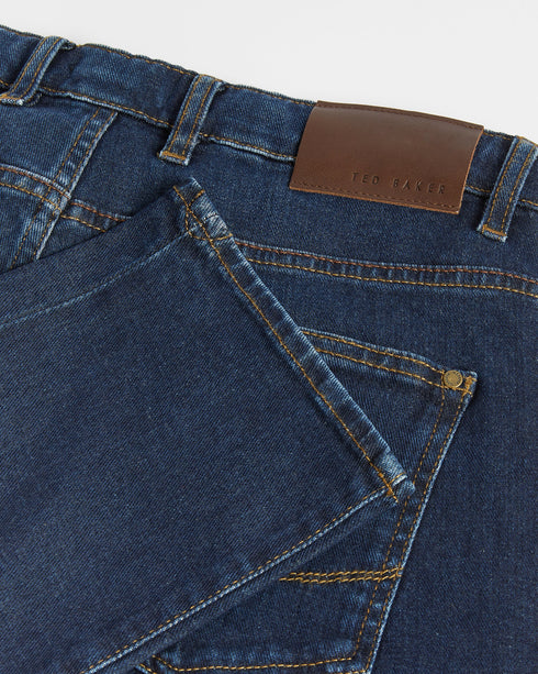 <P><Span Style="Text-Decoration: Underline;">Straight Leg Mid Wash Denim Jean</Span></P>
<P><Meta Charset="Utf-8"><Span>Do...